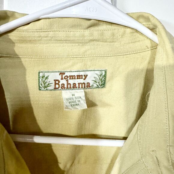Tommy Bahama Button Down Mens Size M Green 100% Silk Long Sleeve Green/ Yellow - Picture 2 of 4